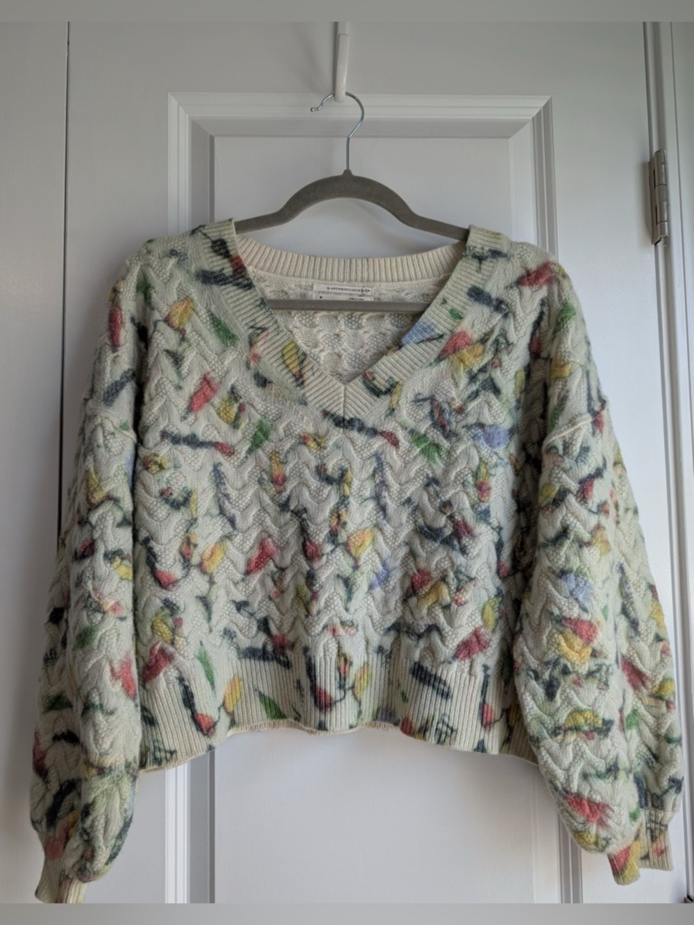 Anthropologie Bird Sky 100% Lambswool V-Neck Crop Sweater Size Medium